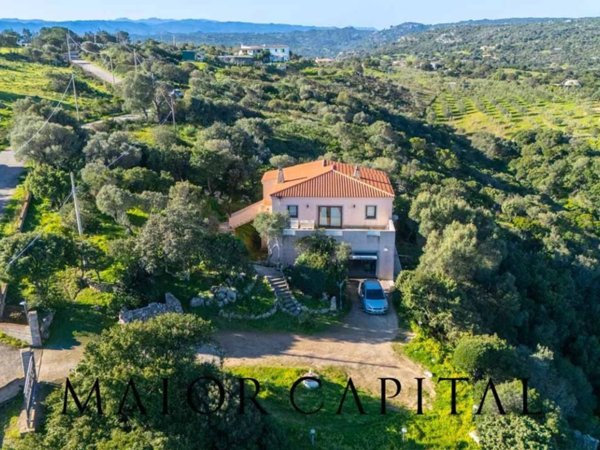 casa indipendente in vendita ad Olbia in zona Putzolu