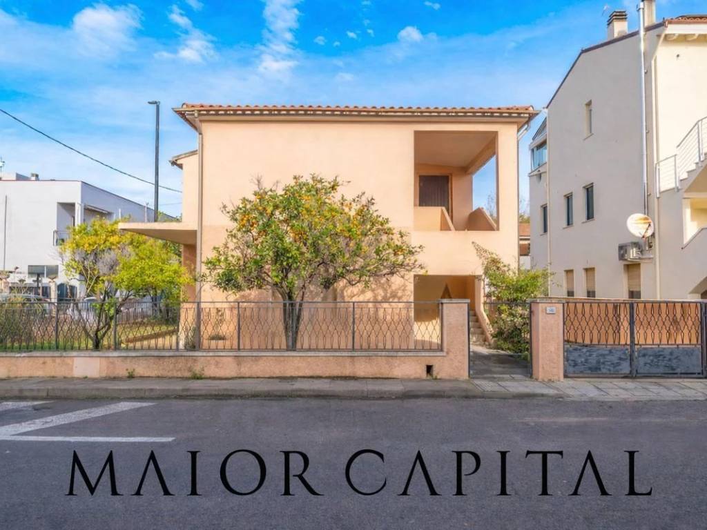 casa indipendente in vendita ad Olbia in zona Aldo Moro