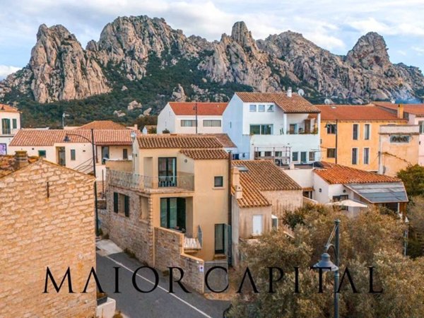 casa indipendente in vendita ad Olbia in zona San Pantaleo