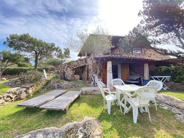 appartamento in vendita ad Olbia in zona Rudalza