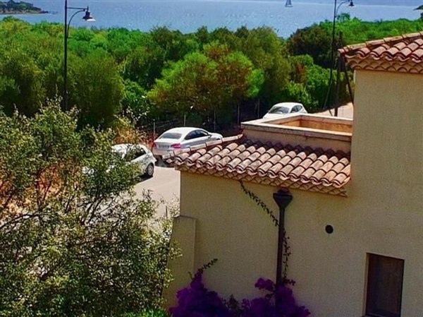 casa indipendente in vendita ad Olbia in zona Pittulongu