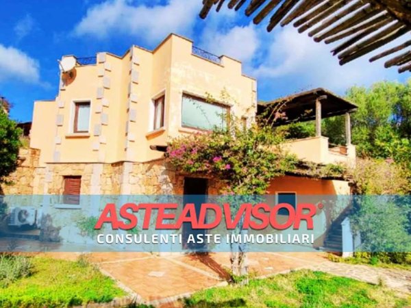 casa indipendente in vendita ad Olbia in zona Porto Istana