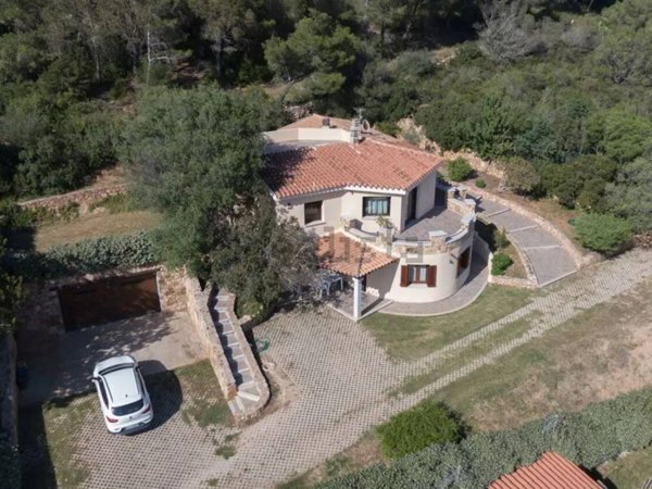 casa indipendente in vendita ad Olbia in zona Porto Istana