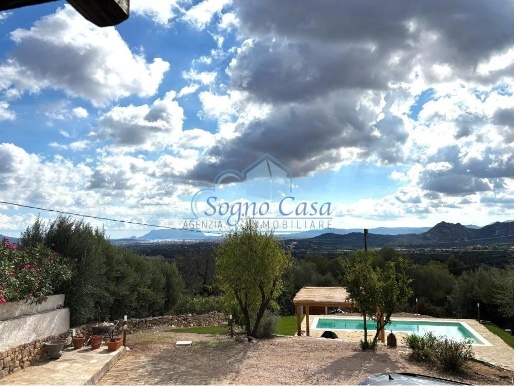 casa indipendente in vendita ad Olbia in zona Putzolu
