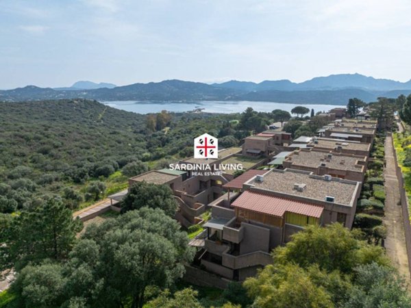 appartamento in vendita ad Olbia in zona Cugnana