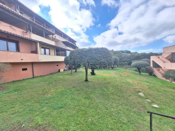appartamento in vendita ad Olbia in zona Rudalza
