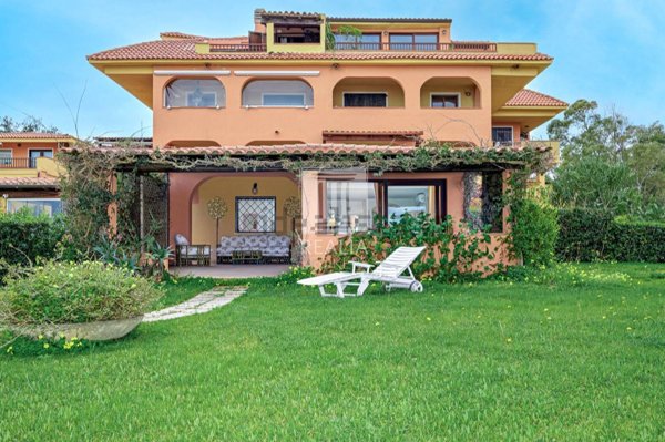 appartamento in vendita ad Olbia in zona Rudalza