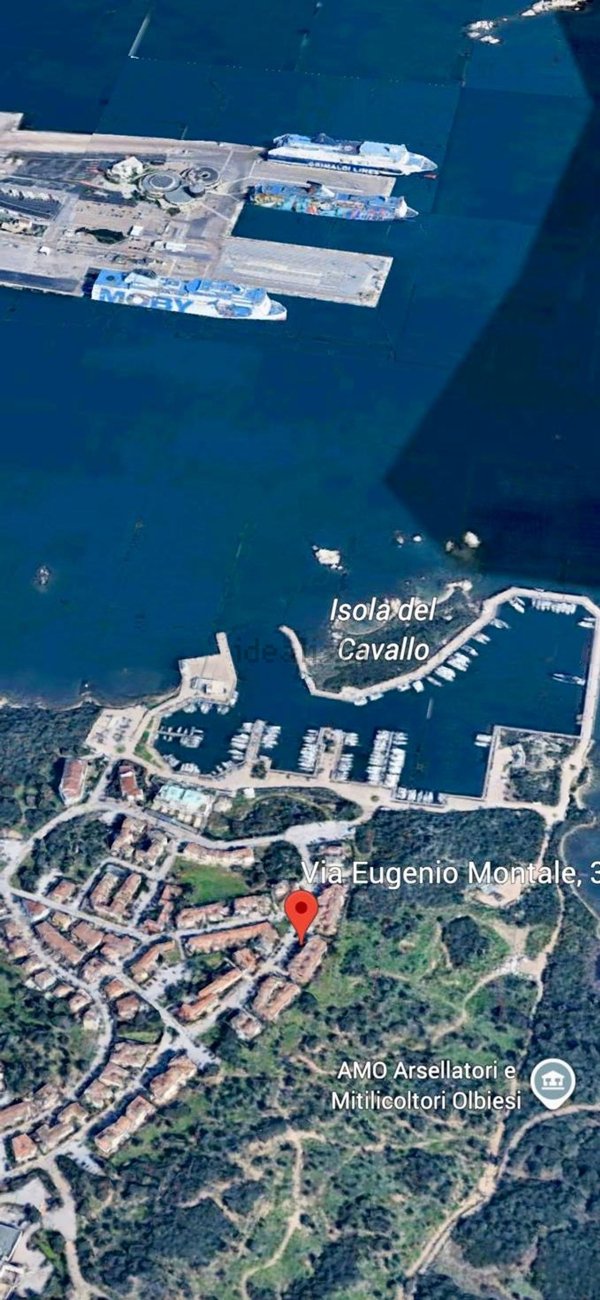 appartamento in vendita ad Olbia in zona Marinella