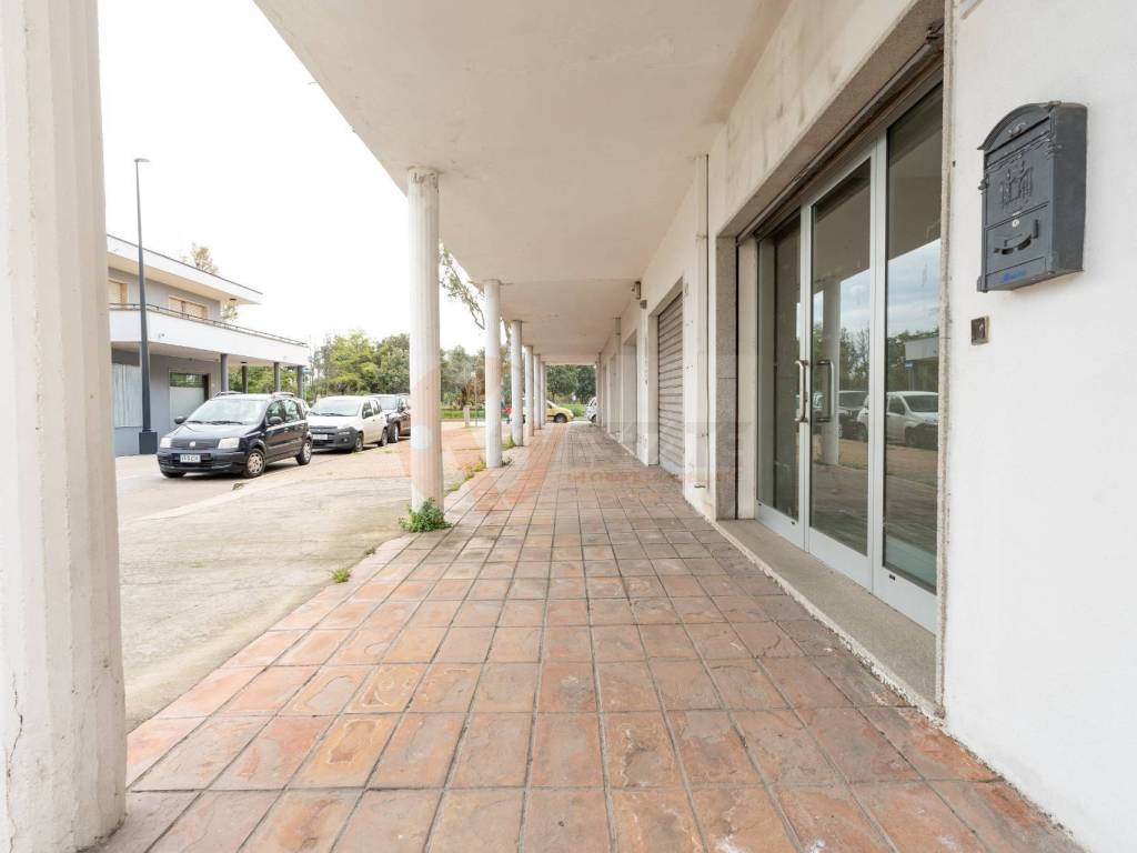 negozio in vendita ad Olbia in zona Aldo Moro