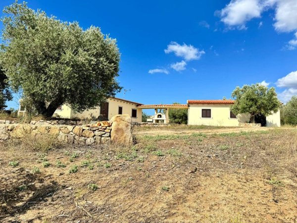casa indipendente in vendita ad Olbia in zona Putzolu