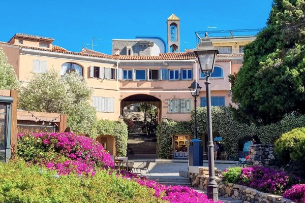 appartamento in vendita ad Olbia in zona Porto Rotondo