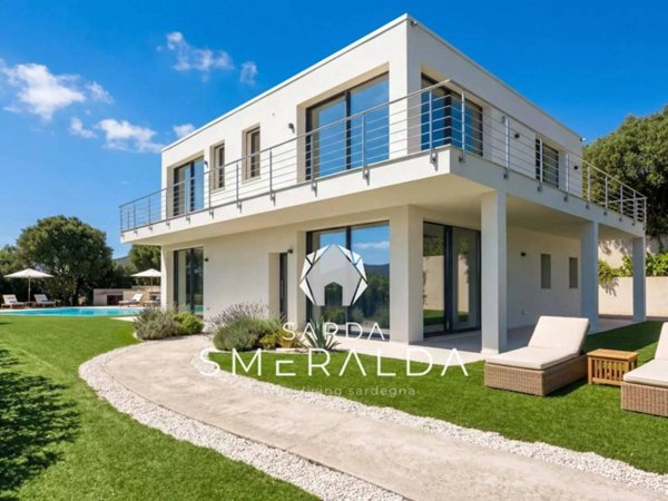 casa indipendente in vendita ad Olbia in zona Cugnana