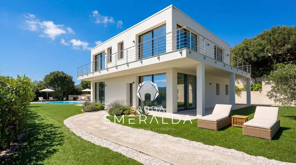 casa indipendente in vendita ad Olbia in zona Cugnana