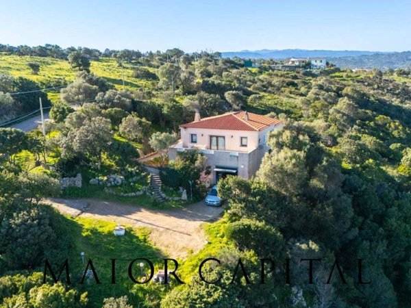 casa indipendente in vendita ad Olbia in zona Putzolu
