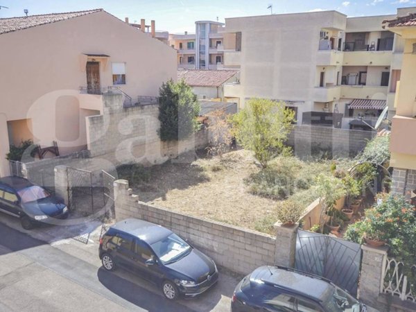 casa indipendente in vendita ad Olbia in zona Barcellona