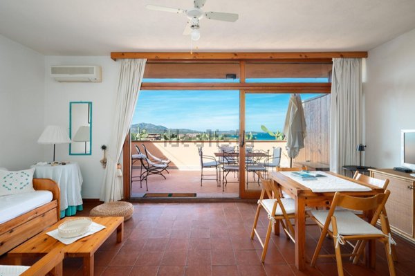 appartamento in vendita ad Olbia in zona Cugnana