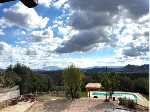 casa indipendente in vendita ad Olbia in zona Putzolu