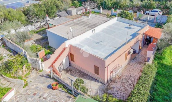 casa indipendente in vendita ad Olbia in zona Pittulongu
