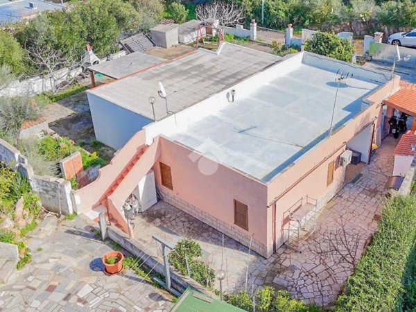 casa indipendente in vendita ad Olbia in zona Pittulongu