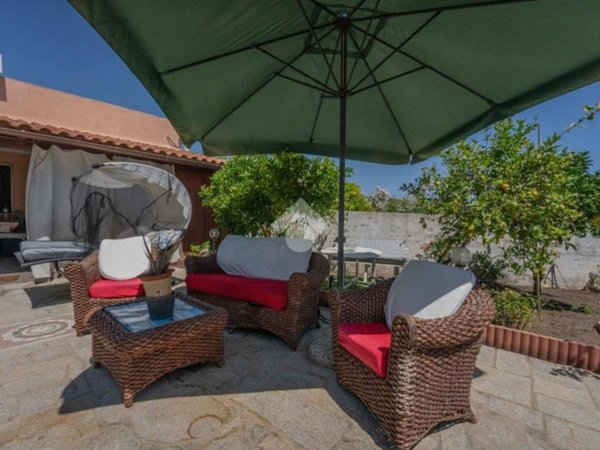casa indipendente in vendita ad Olbia in zona Pittulongu