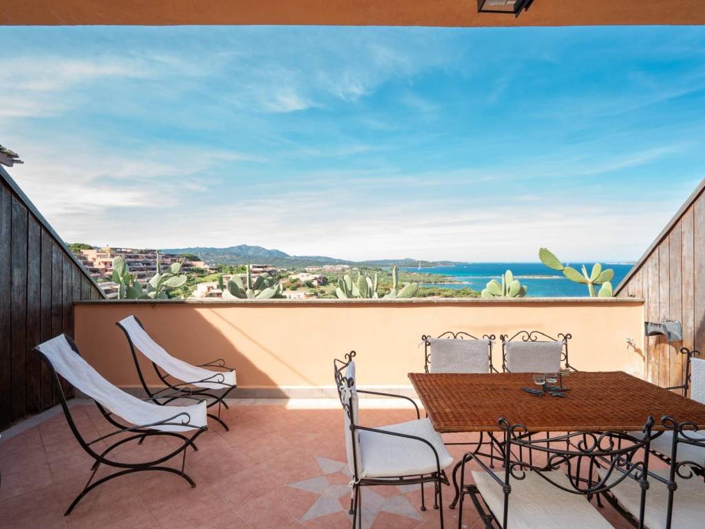 appartamento in vendita ad Olbia in zona Portisco