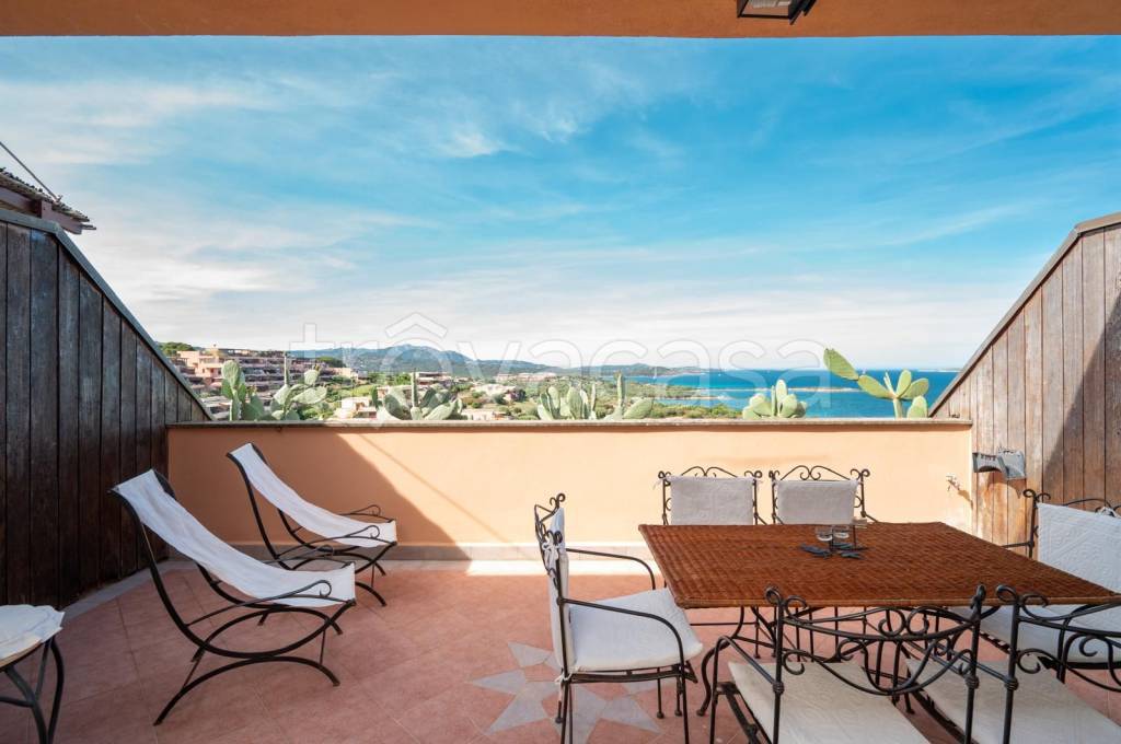appartamento in vendita ad Olbia in zona Portisco