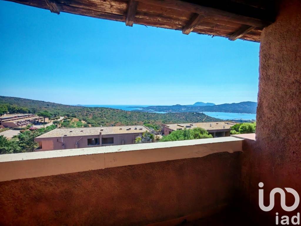 appartamento in vendita ad Olbia in zona Cugnana