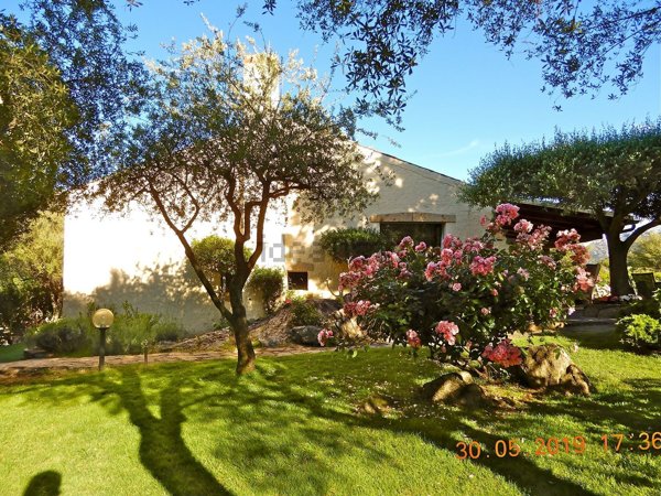 casa indipendente in vendita ad Olbia in zona Rudalza