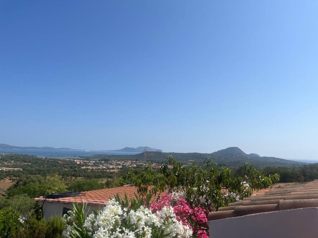 casa indipendente in vendita ad Olbia in zona Murta Maria