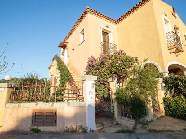 appartamento in vendita ad Olbia in zona Bandinu