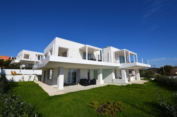 appartamento in vendita ad Olbia in zona Pittulongu