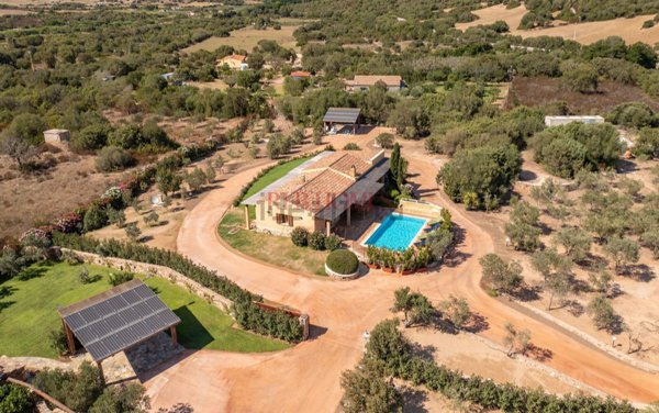 casa indipendente in vendita ad Olbia in zona San Pantaleo