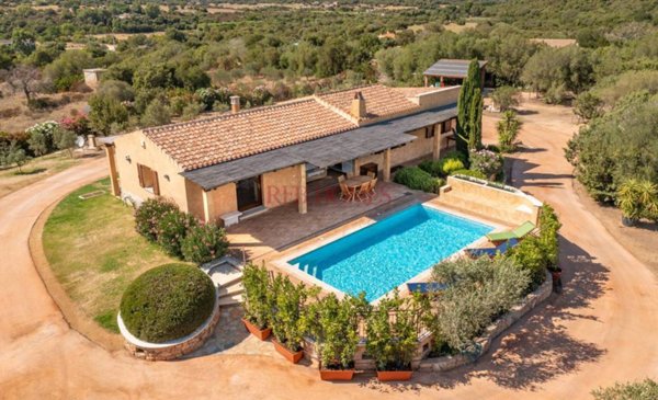 casa indipendente in vendita ad Olbia in zona San Pantaleo