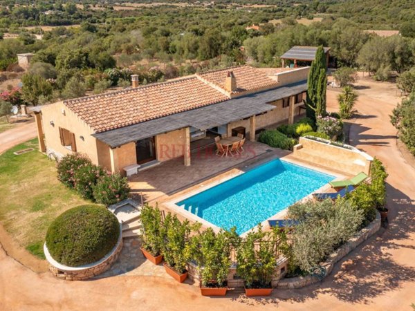 casa indipendente in vendita ad Olbia in zona San Pantaleo