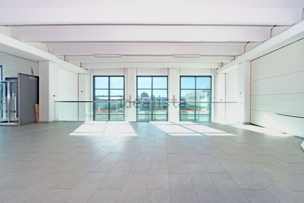 capannone in vendita ad Olbia in zona San Simplicio