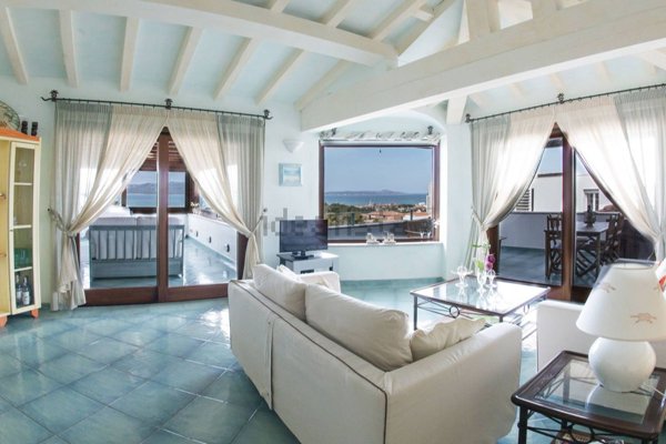 appartamento in vendita ad Olbia in zona Rudalza