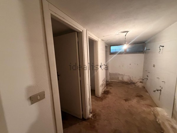 locale di sgombero in vendita ad Olbia in zona Cugnana