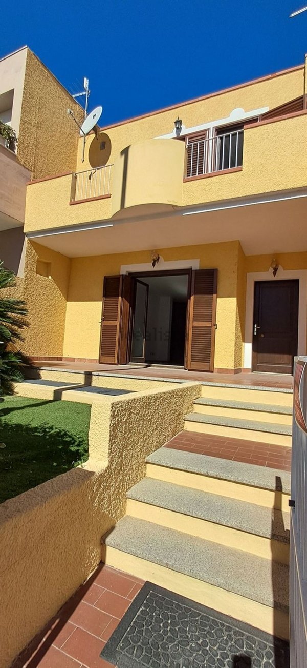 casa indipendente in vendita ad Olbia in zona Aldo Moro