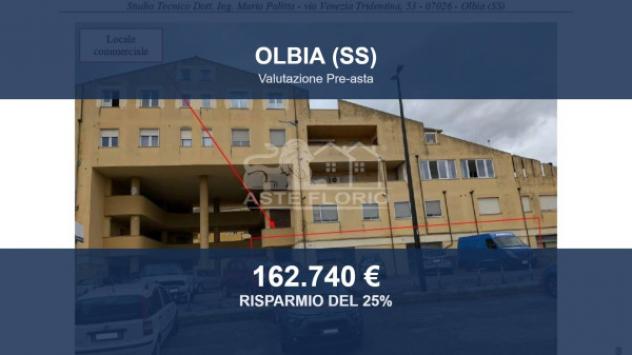 negozio in vendita ad Olbia in zona Barcellona