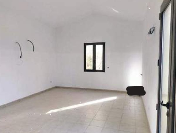 locale di sgombero in vendita ad Olbia