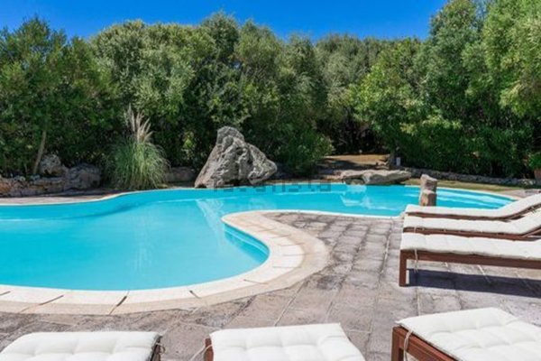 casa indipendente in vendita ad Olbia in zona Rudalza