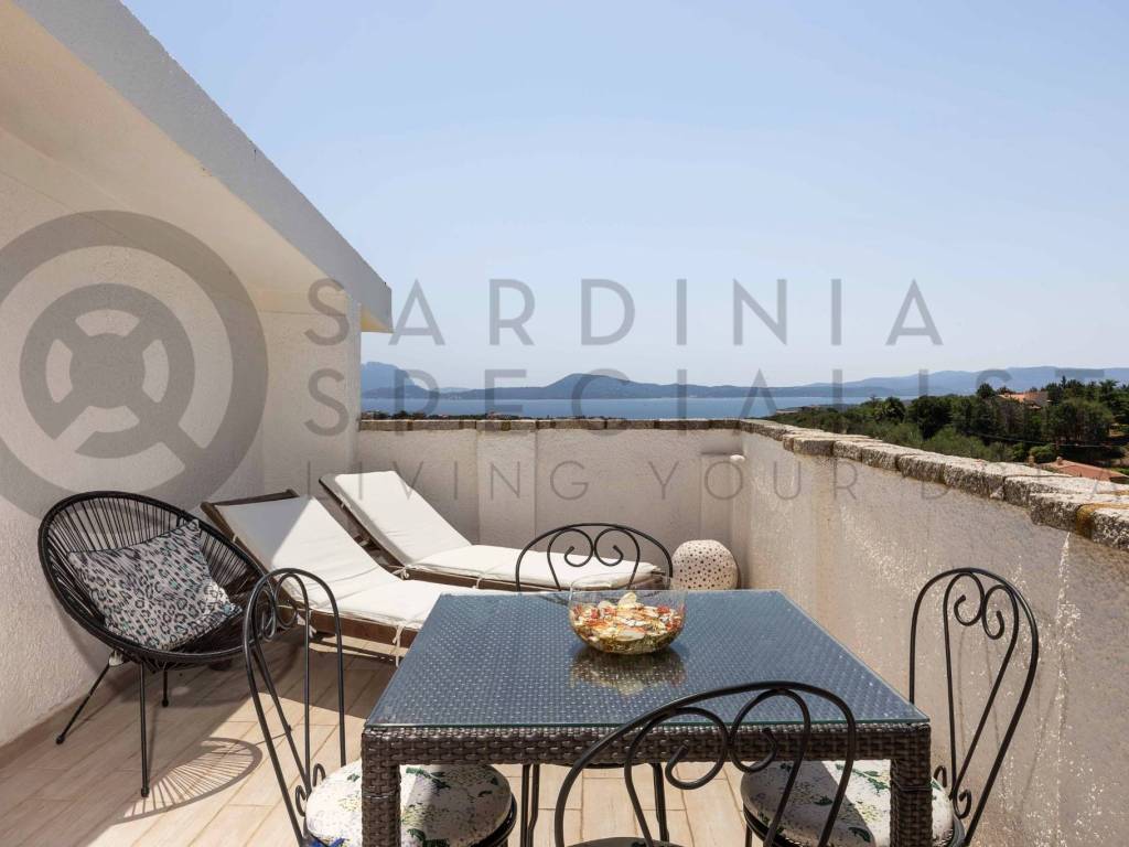 casa indipendente in vendita ad Olbia in zona Pittulongu