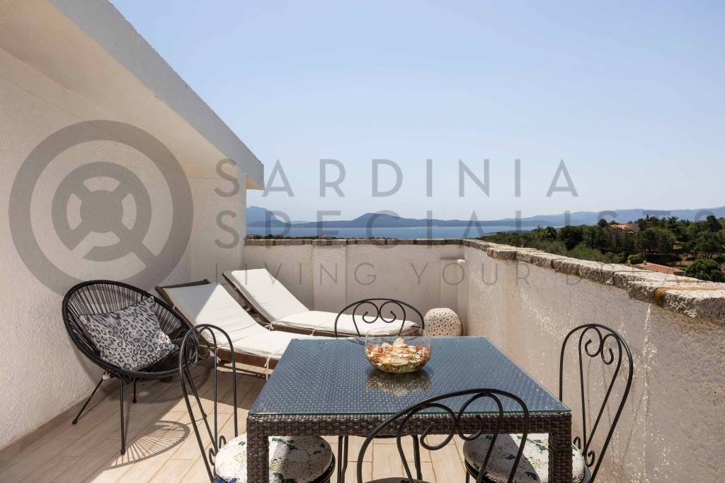 casa indipendente in vendita ad Olbia in zona Pittulongu