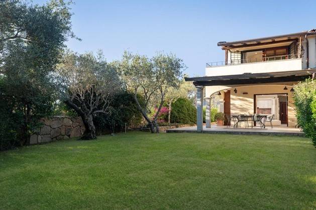 casa indipendente in vendita ad Olbia in zona Pittulongu