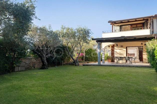 casa indipendente in vendita ad Olbia in zona Pittulongu