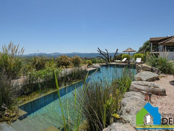 casa indipendente in vendita ad Olbia in zona Baratta