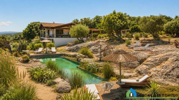 casa indipendente in vendita ad Olbia in zona Pittulongu