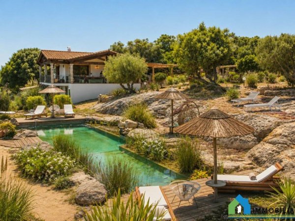 casa indipendente in vendita ad Olbia in zona Baratta