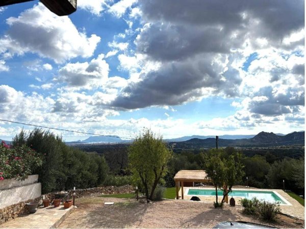 casa indipendente in vendita ad Olbia
