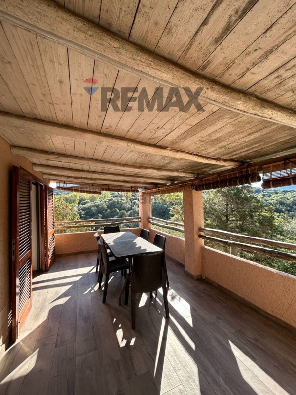 appartamento in vendita ad Olbia in zona Rudalza